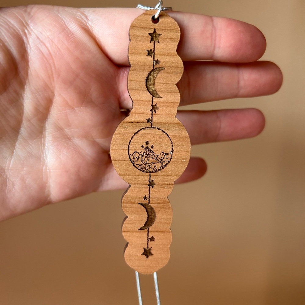 ACOTAR Feyre’s tattoo pendant necklace - Picture 5 of 7